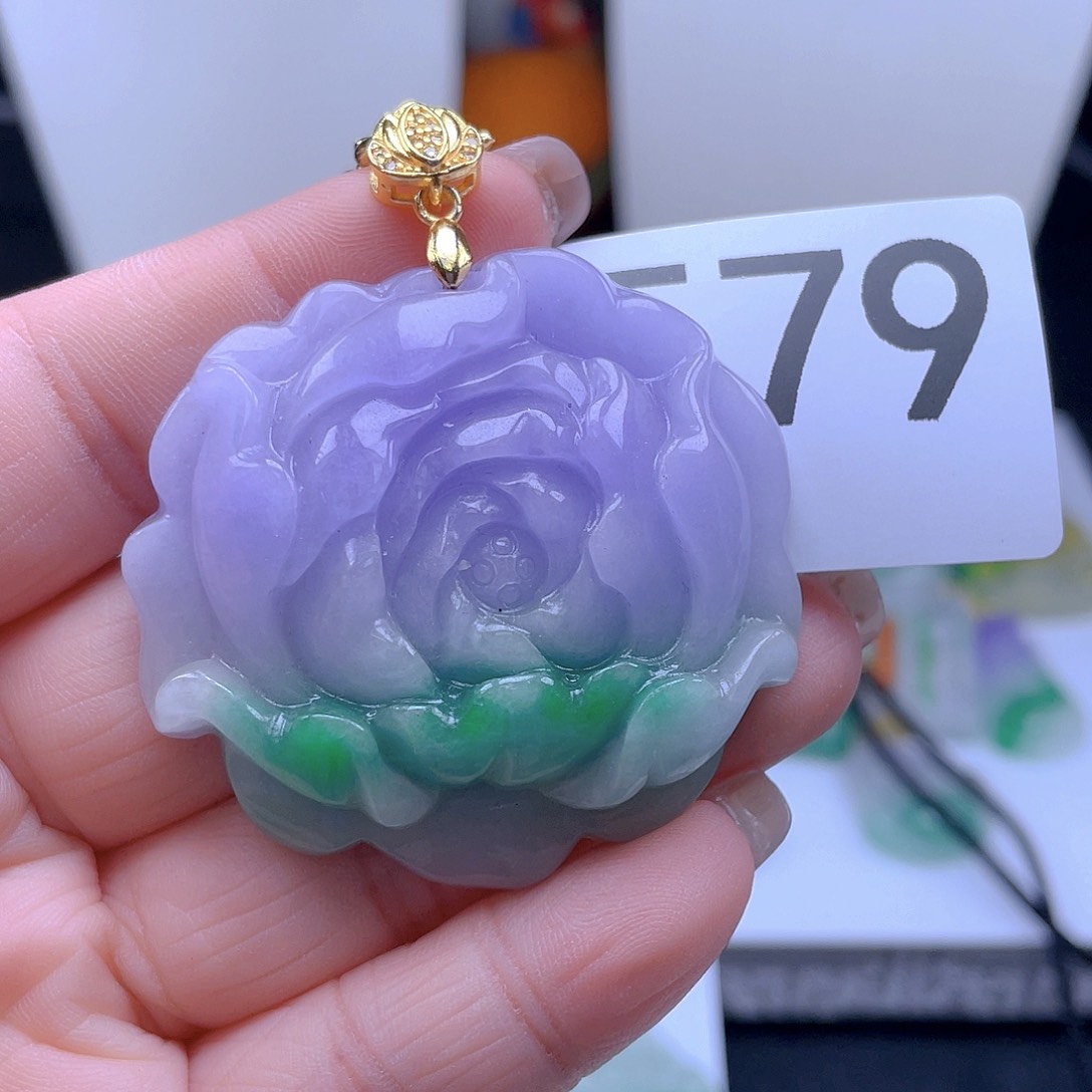 翡翠吊坠(赠链)未镶嵌