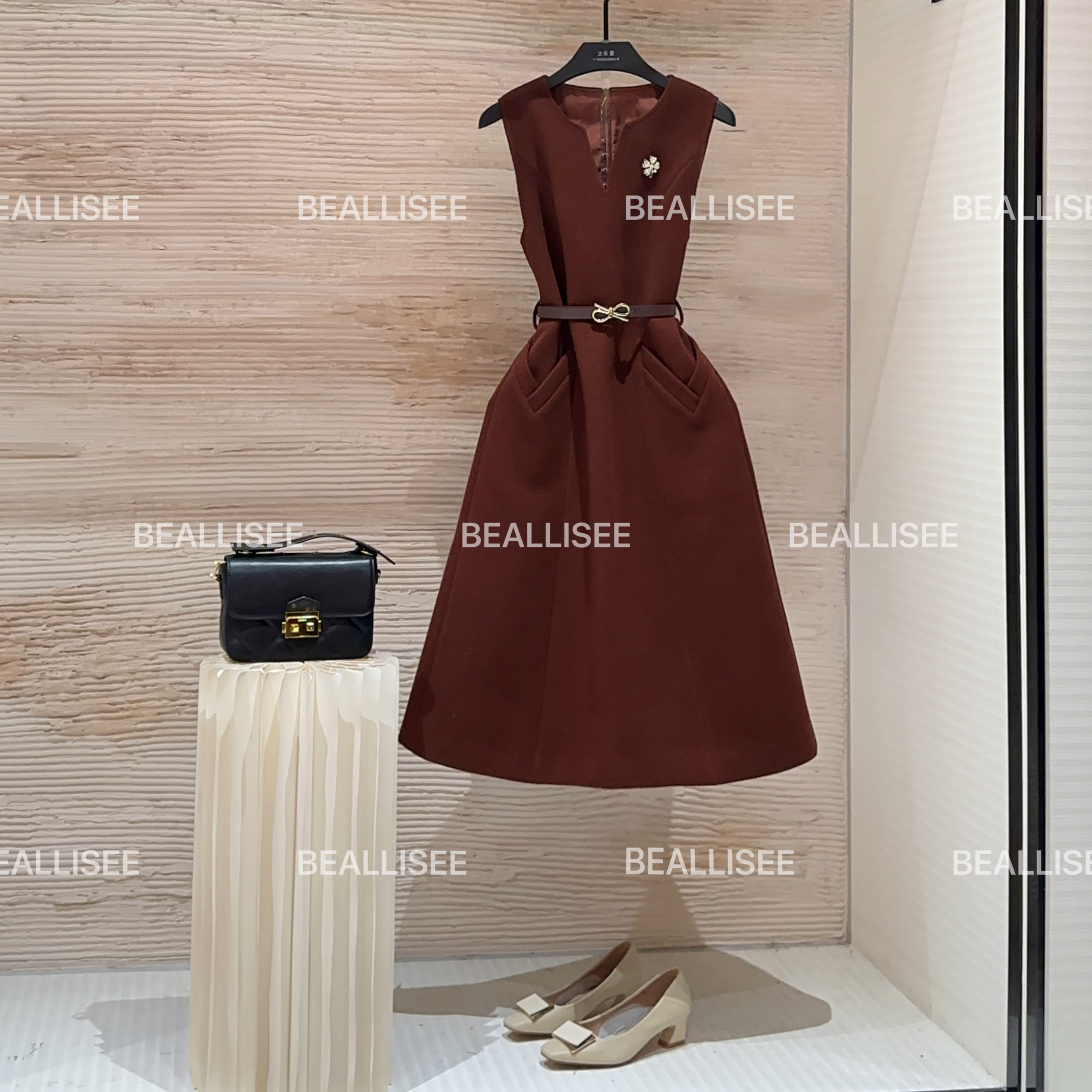 【宠粉价】秋冬新款无袖显瘦国风时尚宽松连衣裙W-A1618