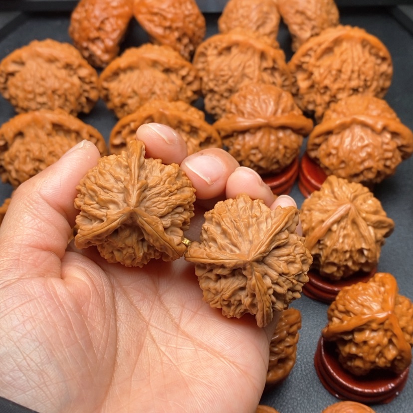 【闪购商品】文玩核桃把件三棱38