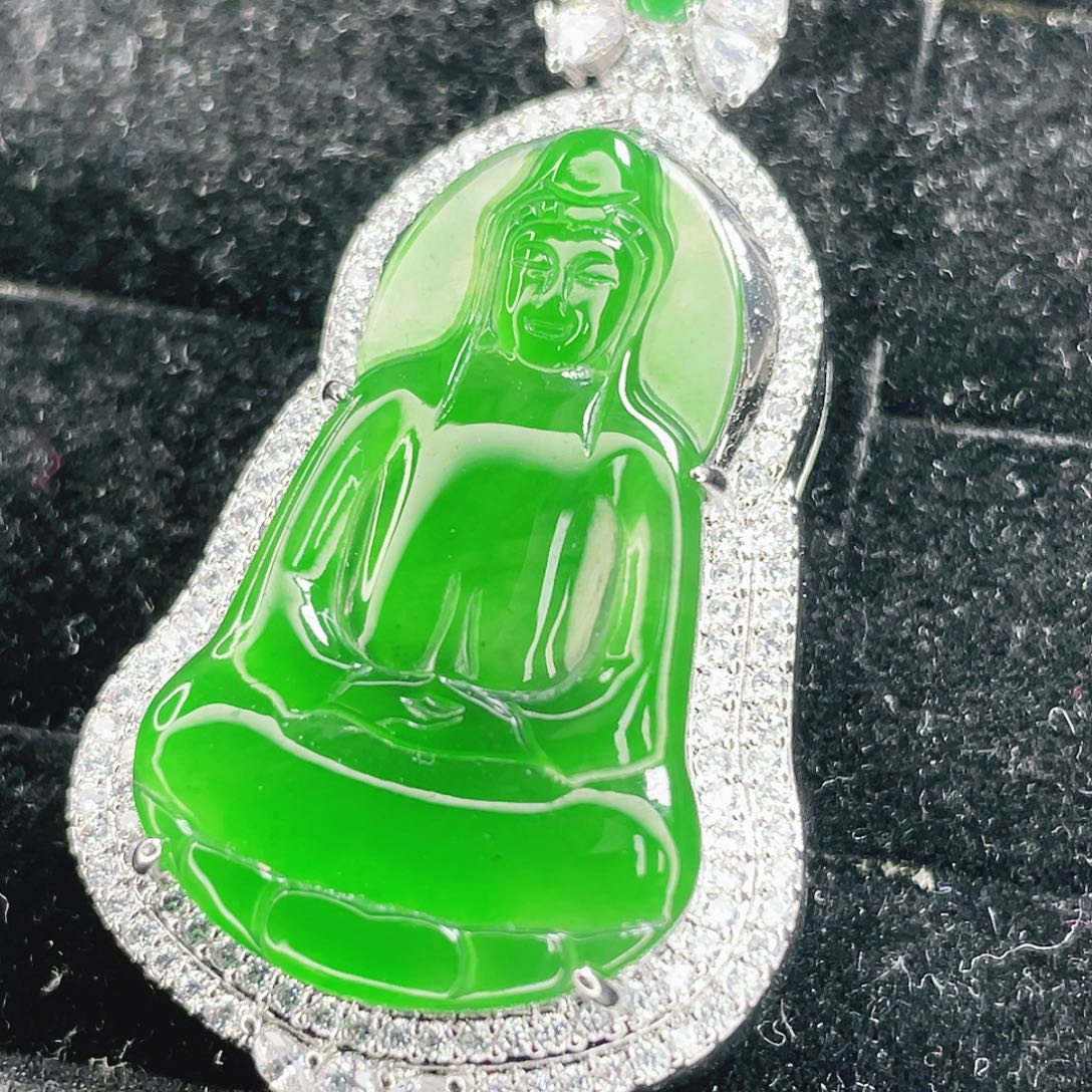 翡翠未镶嵌颈饰9，