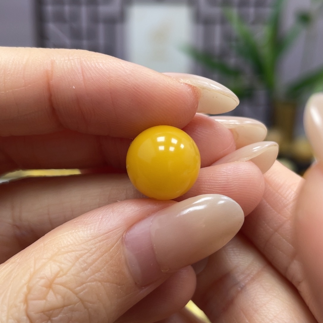 琥珀裸石未镶嵌11.7mm微瑕