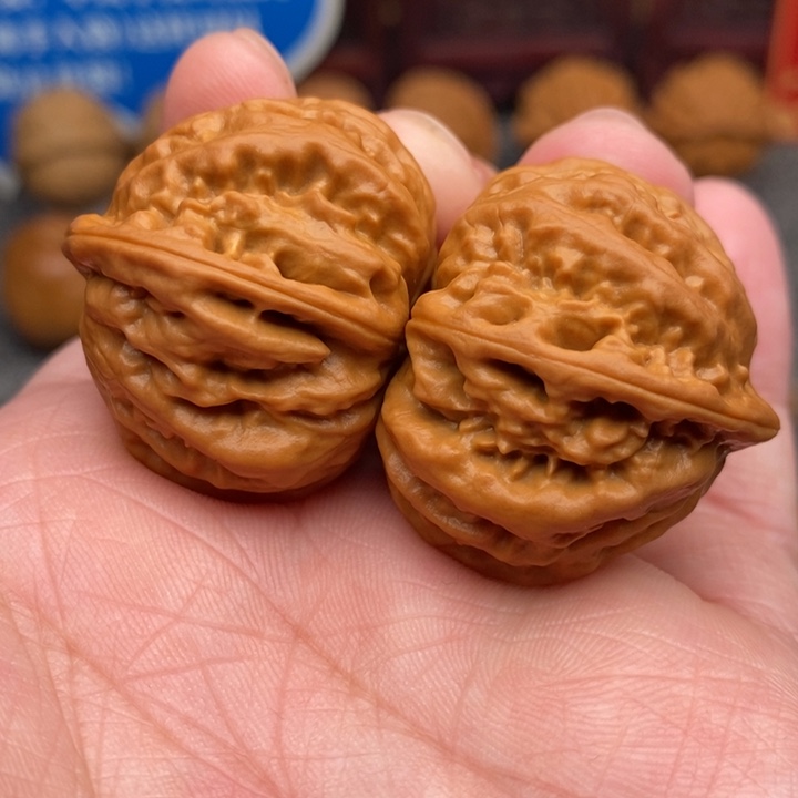 文玩核桃把件水晶八棱