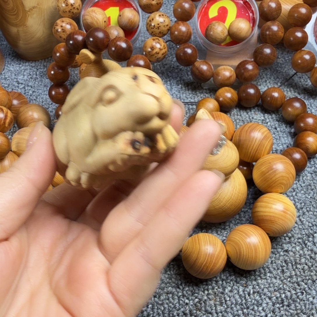 崖柏太行崖柏手把件瑕疵