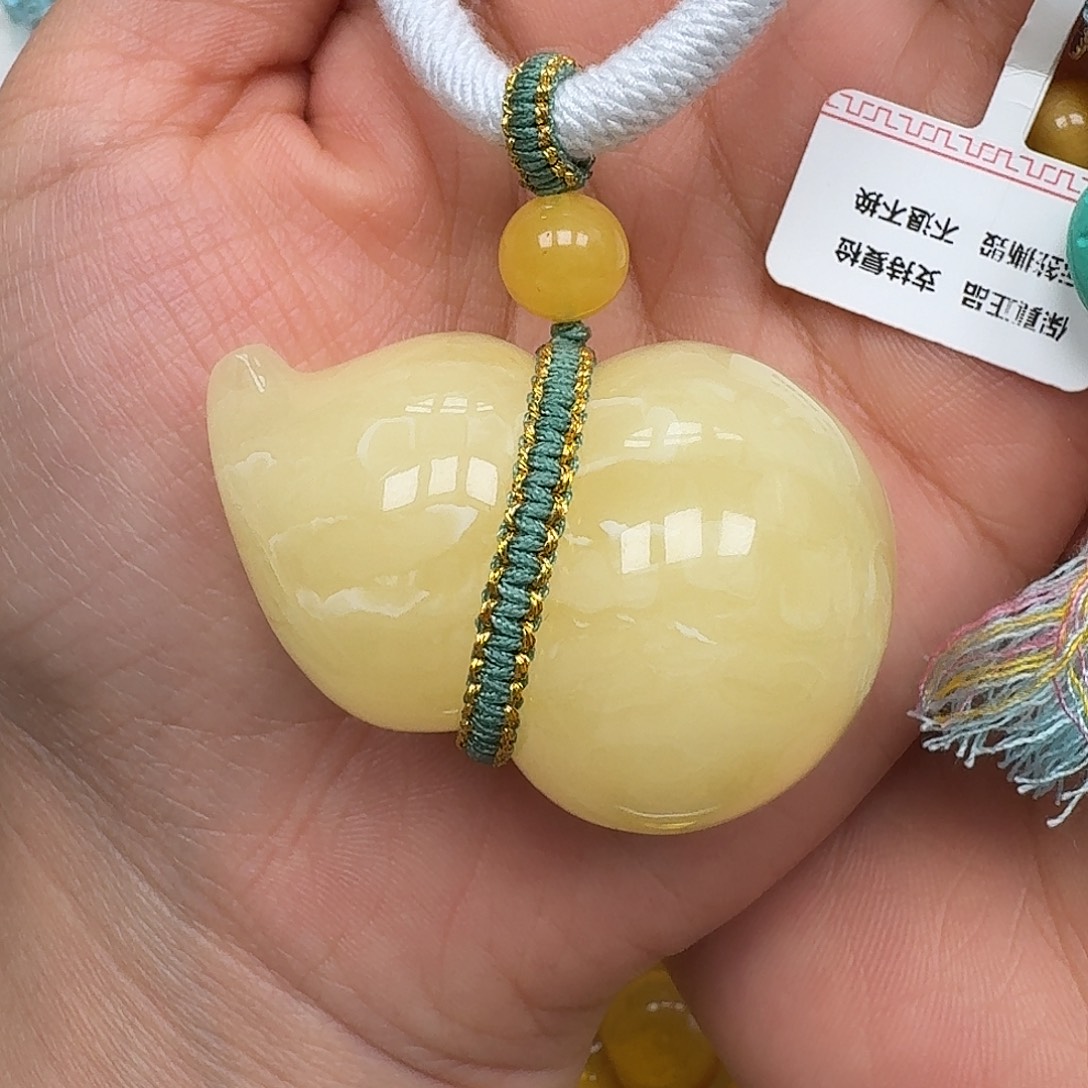 琥珀未镶嵌裸石悠悠