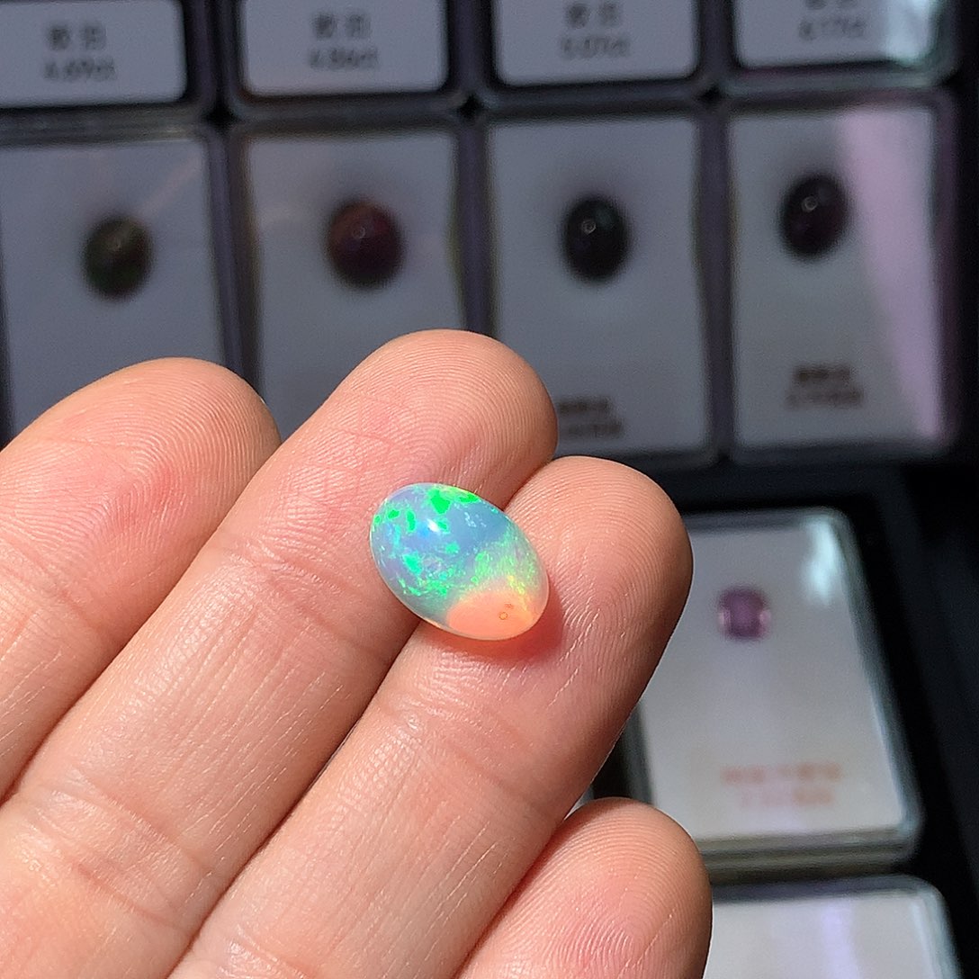 欧泊裸石未镶嵌4.93克拉