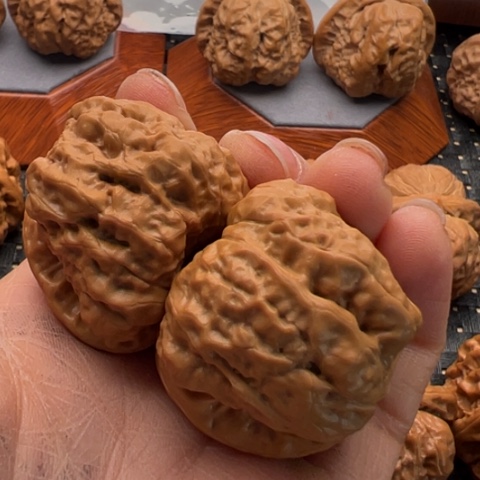 文玩核桃把件百**独边39左右