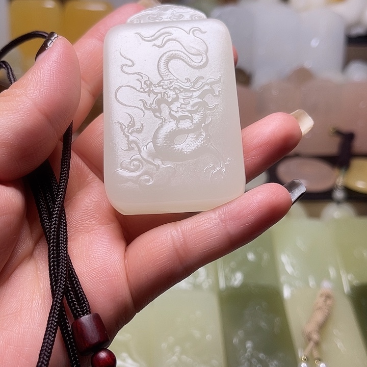 百***殇和田玉未镶嵌颈饰