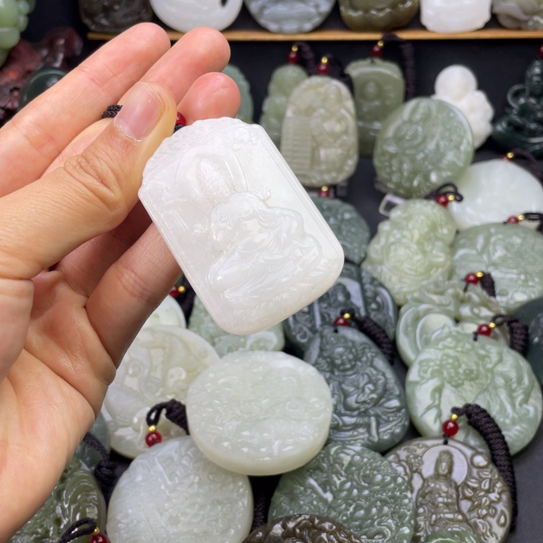 和田玉颈饰未镶嵌