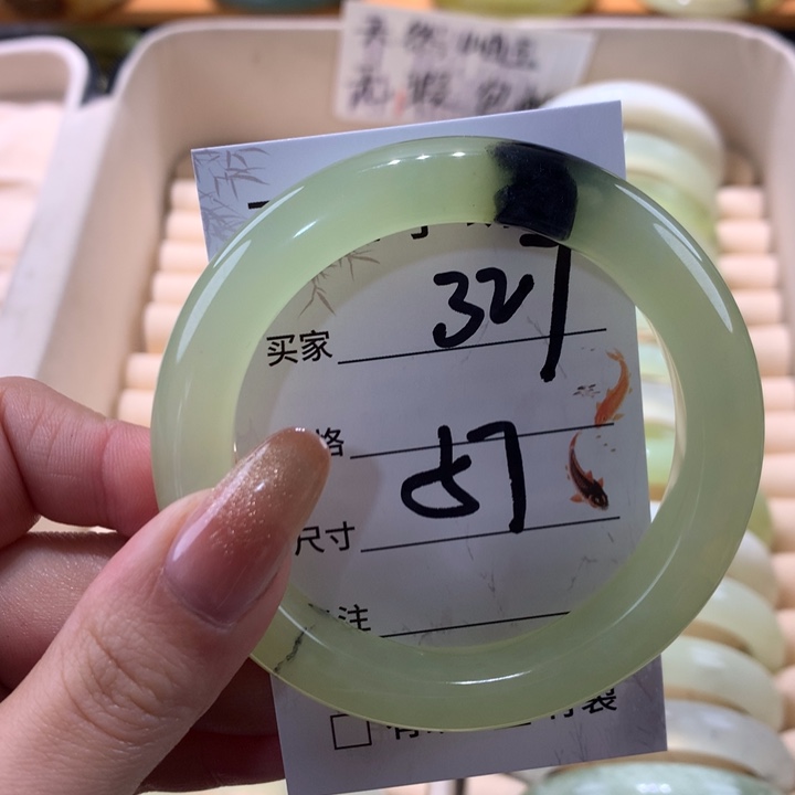 未镶嵌蛇纹石玉手镯