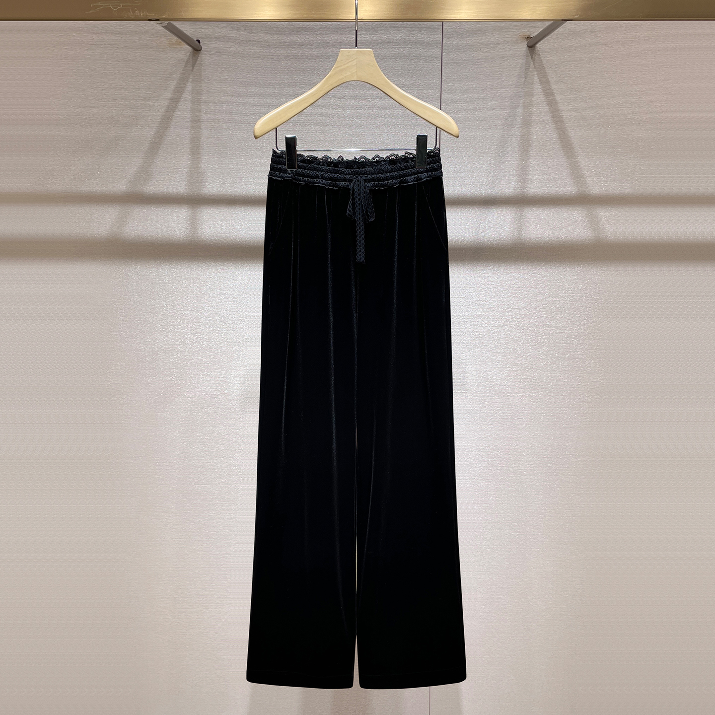 丝绒裤子2025秋季新款高腰直筒垂感休闲裤蕾丝拼接显瘦阔腿长裤女