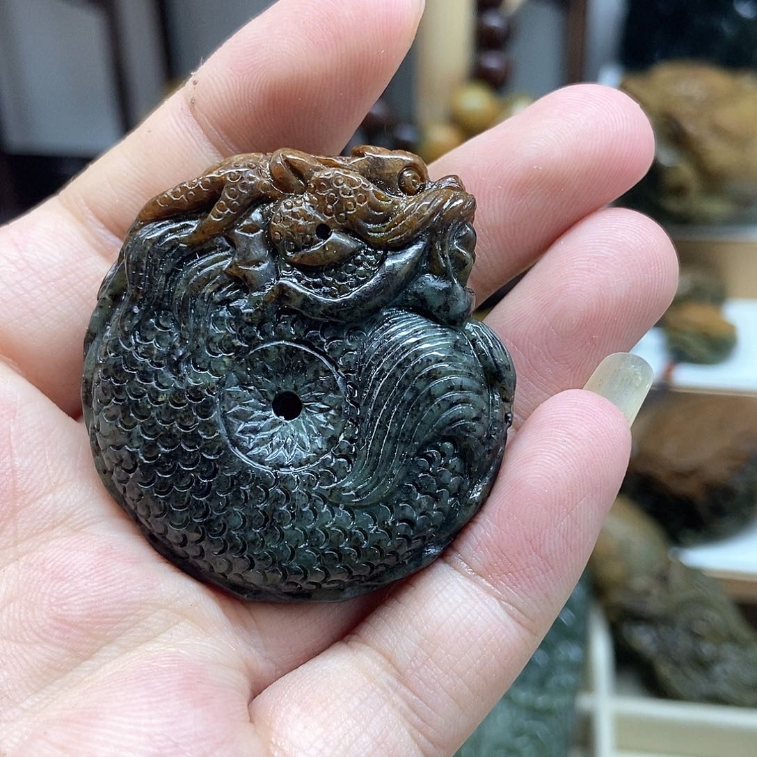 岫岩河磨玉（透闪石质玉）把件未镶嵌