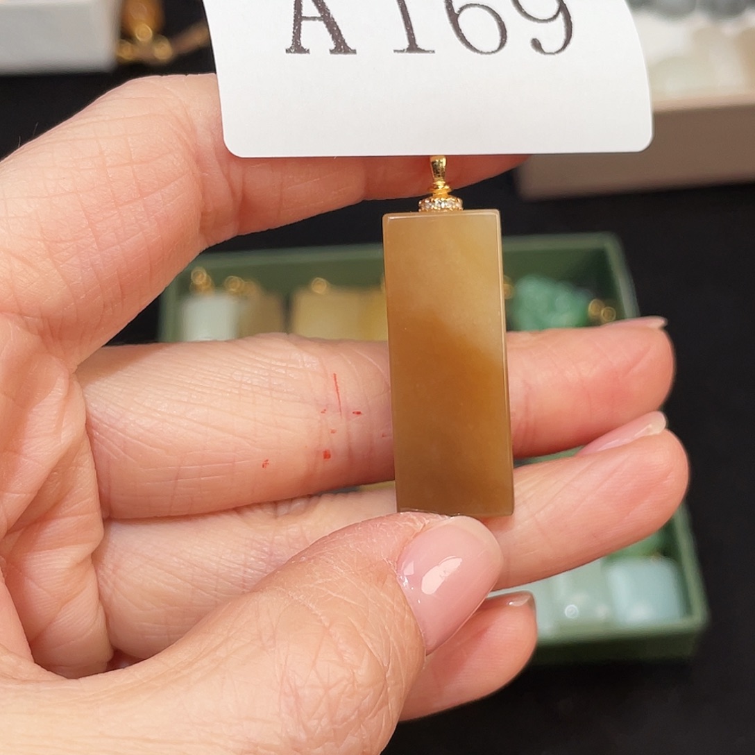 和田玉未镶嵌珠宝半成品A169