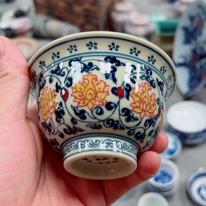青花玲珑压手杯缠枝莲黄稀土