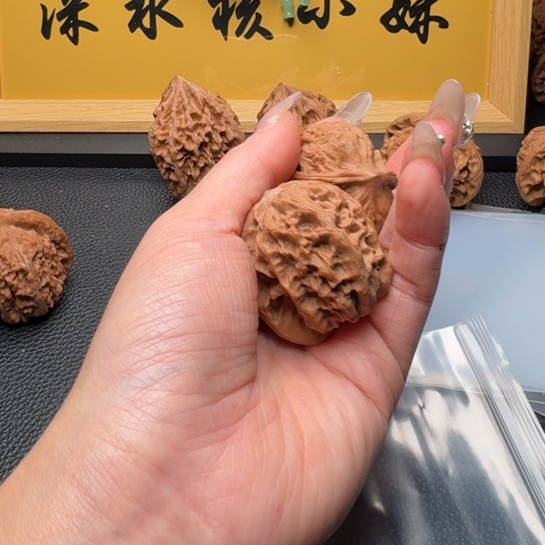 叮***咚文玩核桃吊坠111144