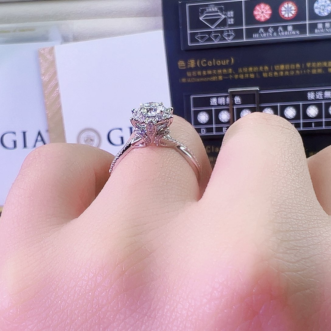 钻石戒指/指环18K金镶嵌