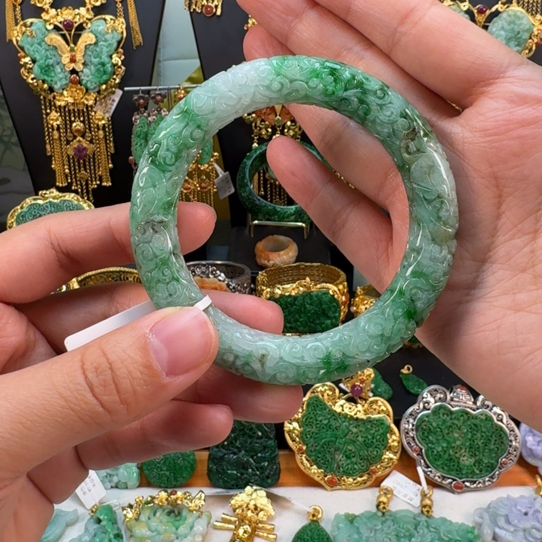翡翠未镶嵌手镯老糯冰飘花手镯 炸价