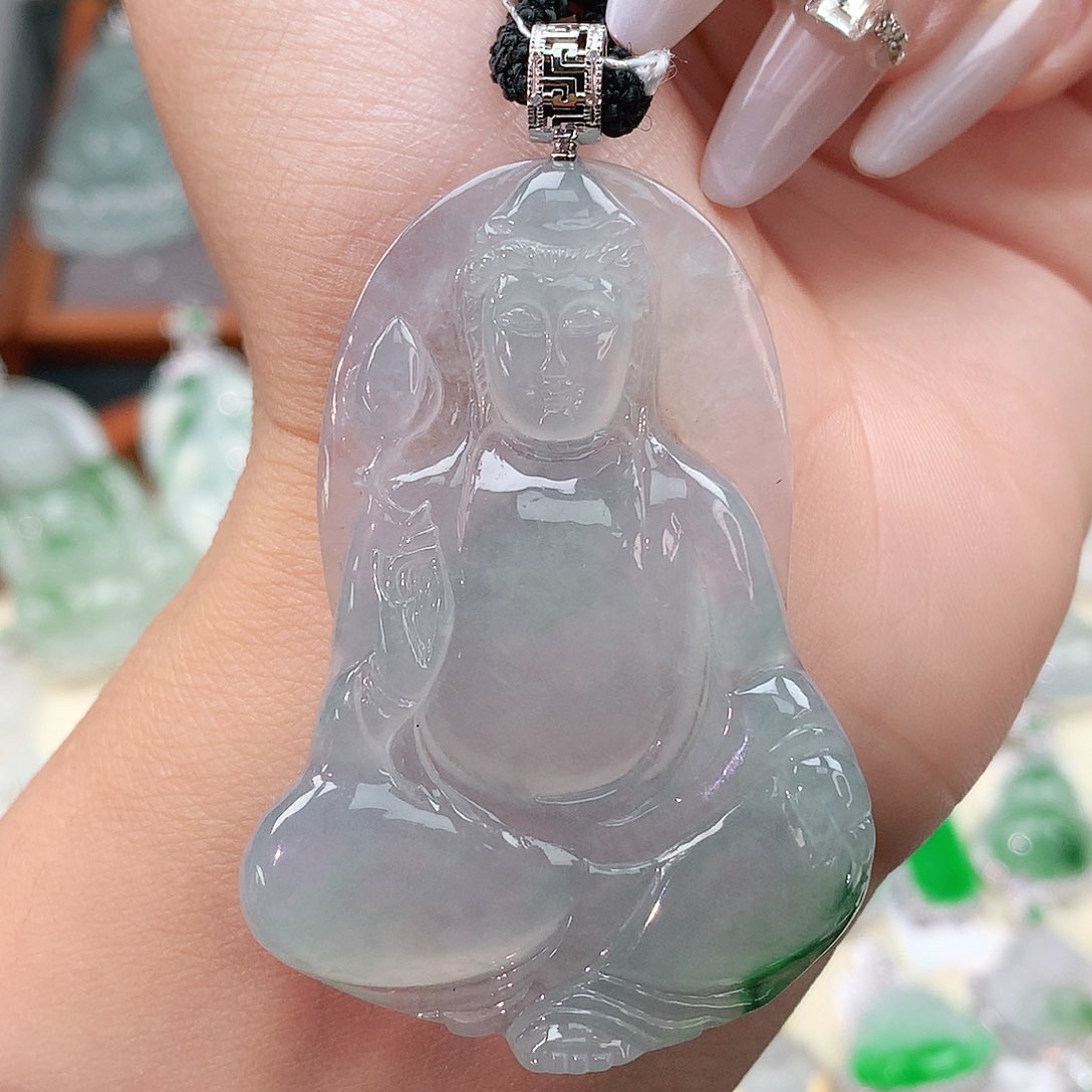 颈饰18K金镶嵌翡翠观音