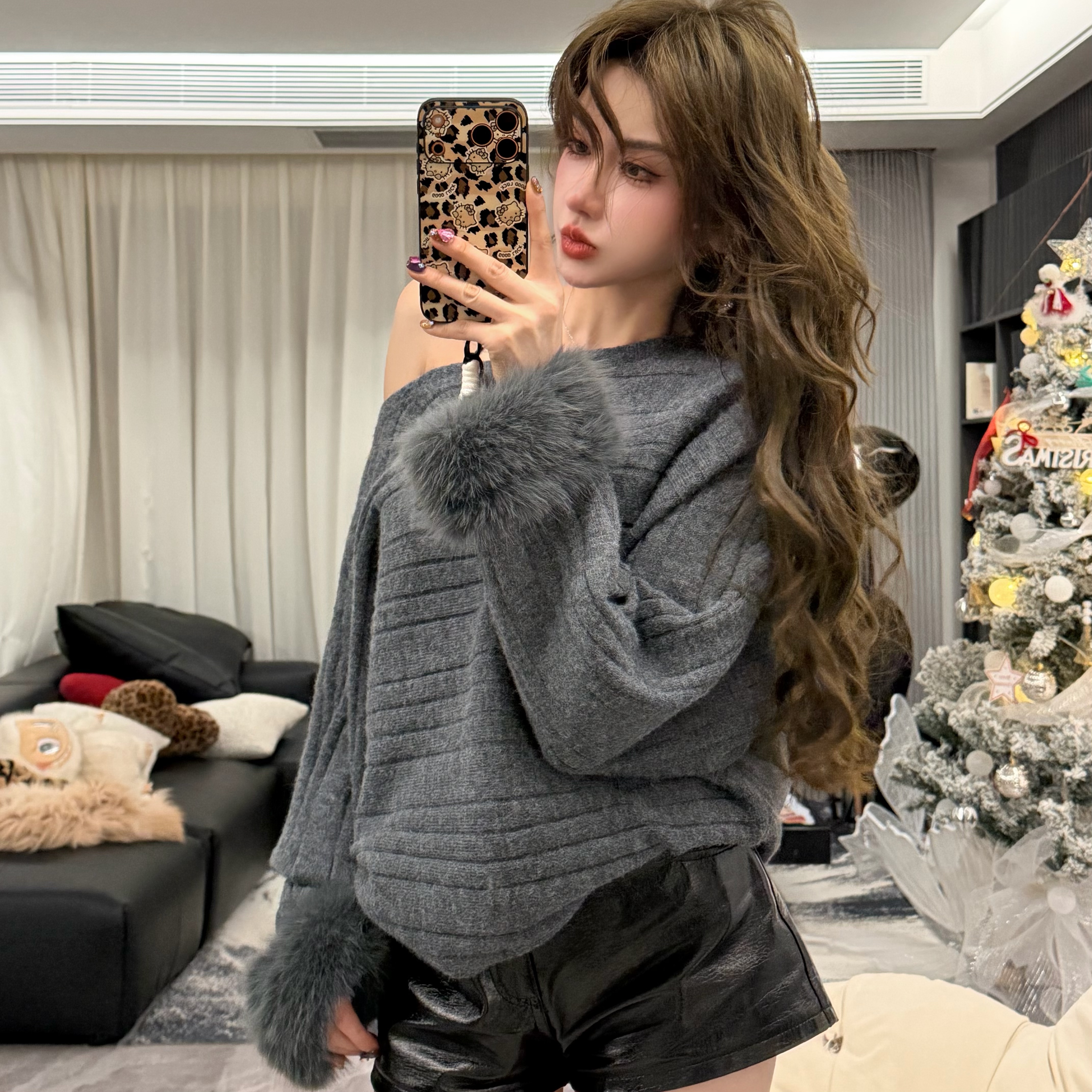 （浠儿姐姐）2025冬季必备氛围感性感针织衫女秋冬毛毛拼接毛衣上衣