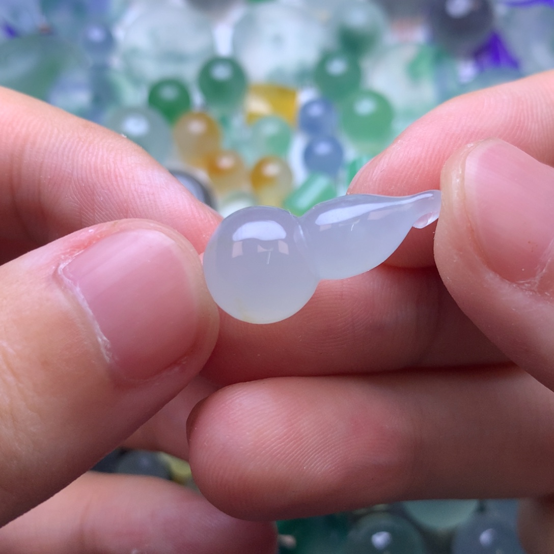 定制翡翠未镶嵌挂件