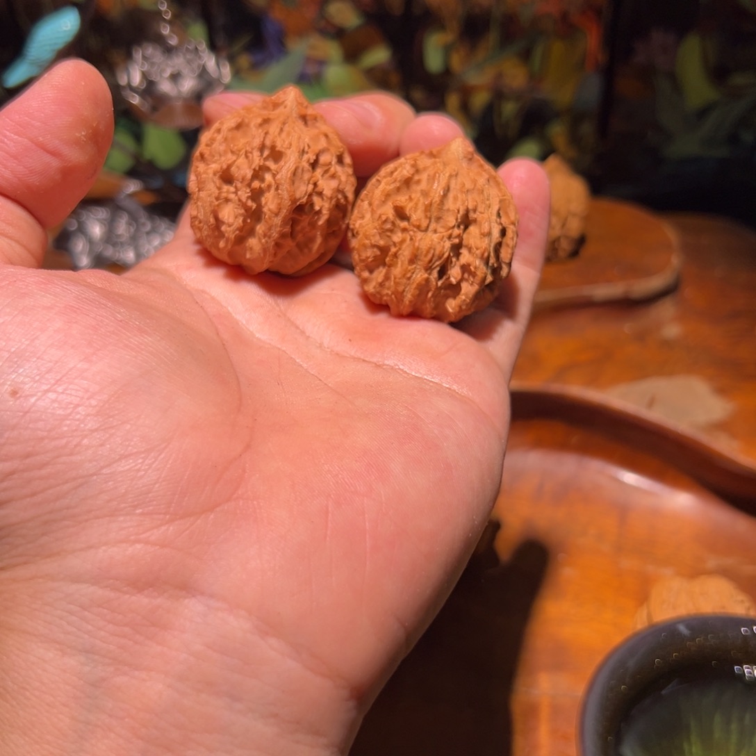 吊坠文玩核桃边34，肚37全品灯笼一对