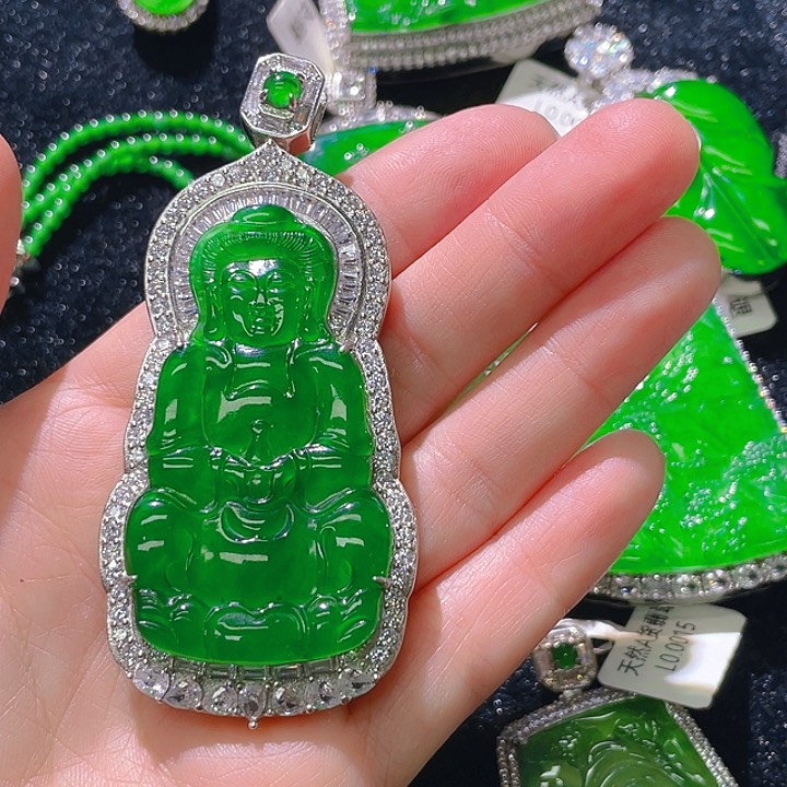 翡翠颈饰未镶嵌1，