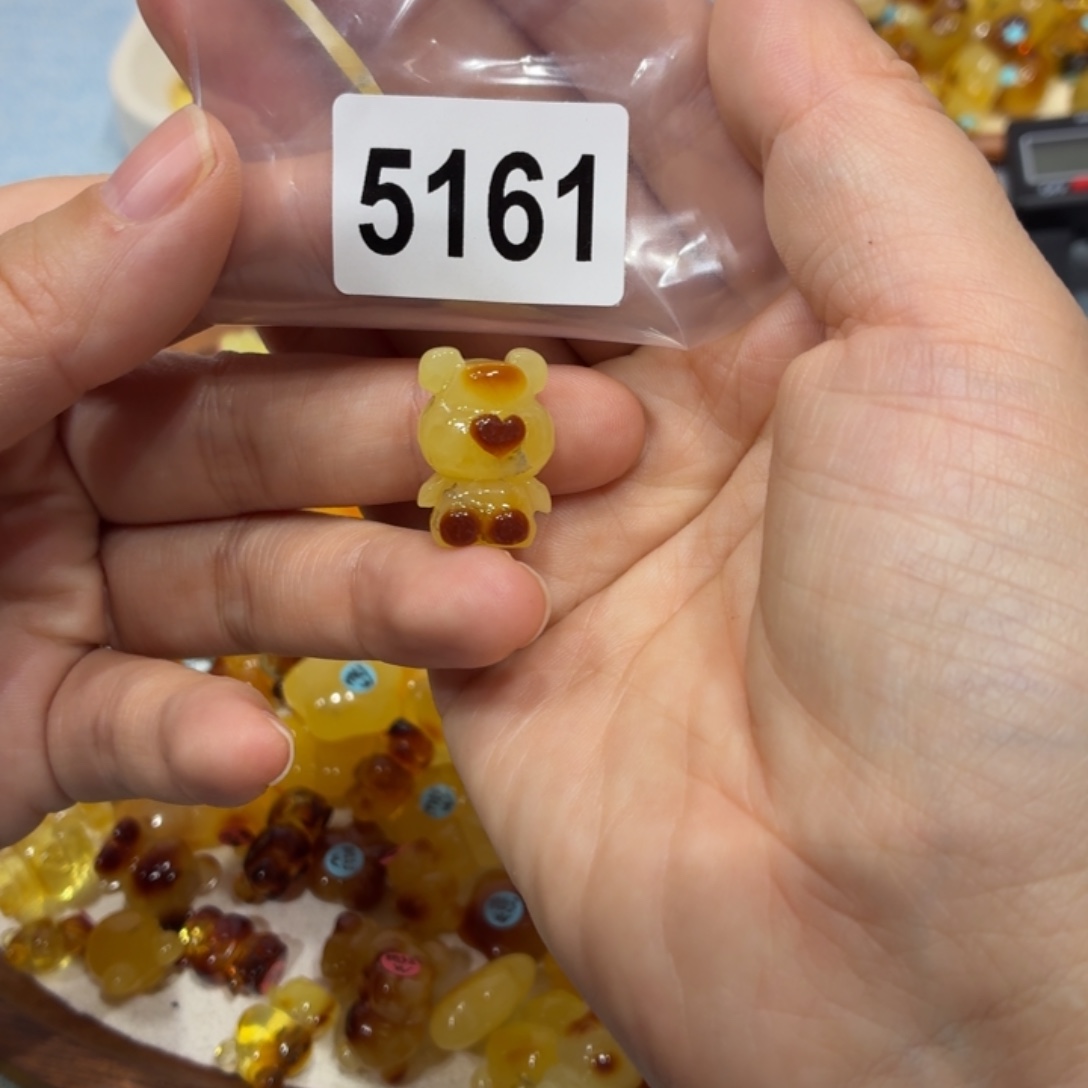 琥珀未镶嵌珠宝奇石