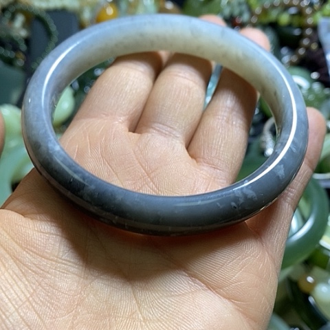 岫玉手镯未镶嵌65口径