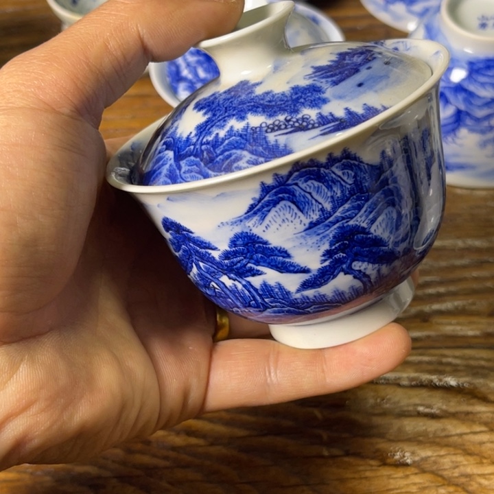 邱*义景德镇陶瓷青花盖碗