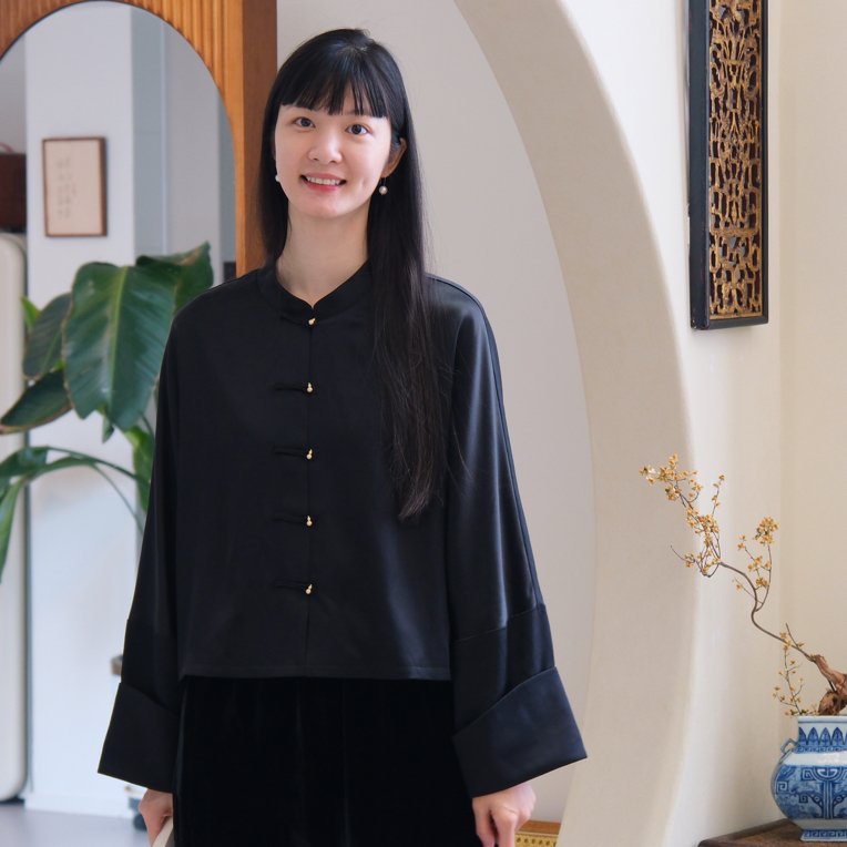 【佳佳专属】邱萍子黑色真丝锻面对襟葫芦扣中式长袖短款外套