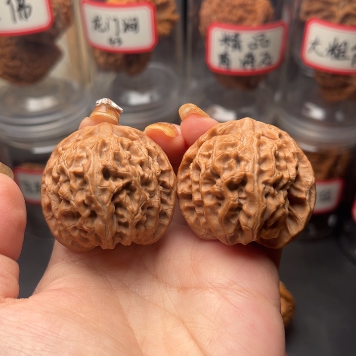 文玩核桃把件老树苹果园
