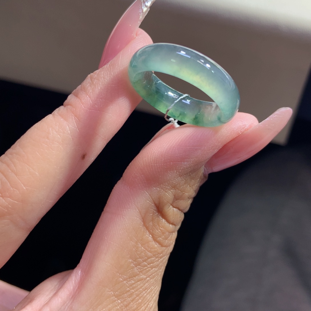 翡翠戒指未镶嵌翡翠