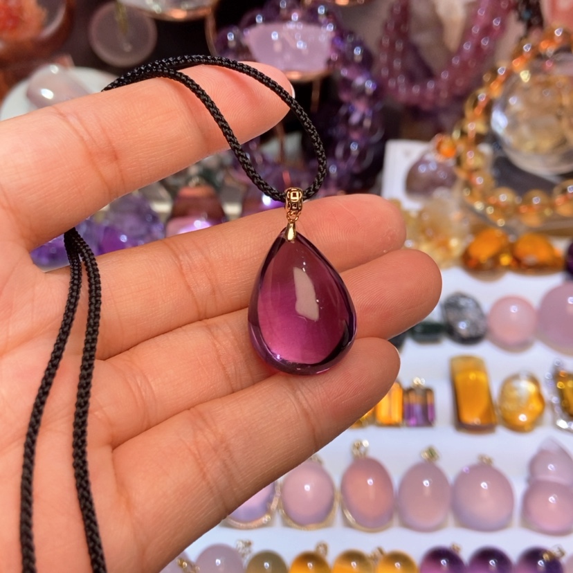 【闪购商品】颈饰18K金镶嵌紫晶