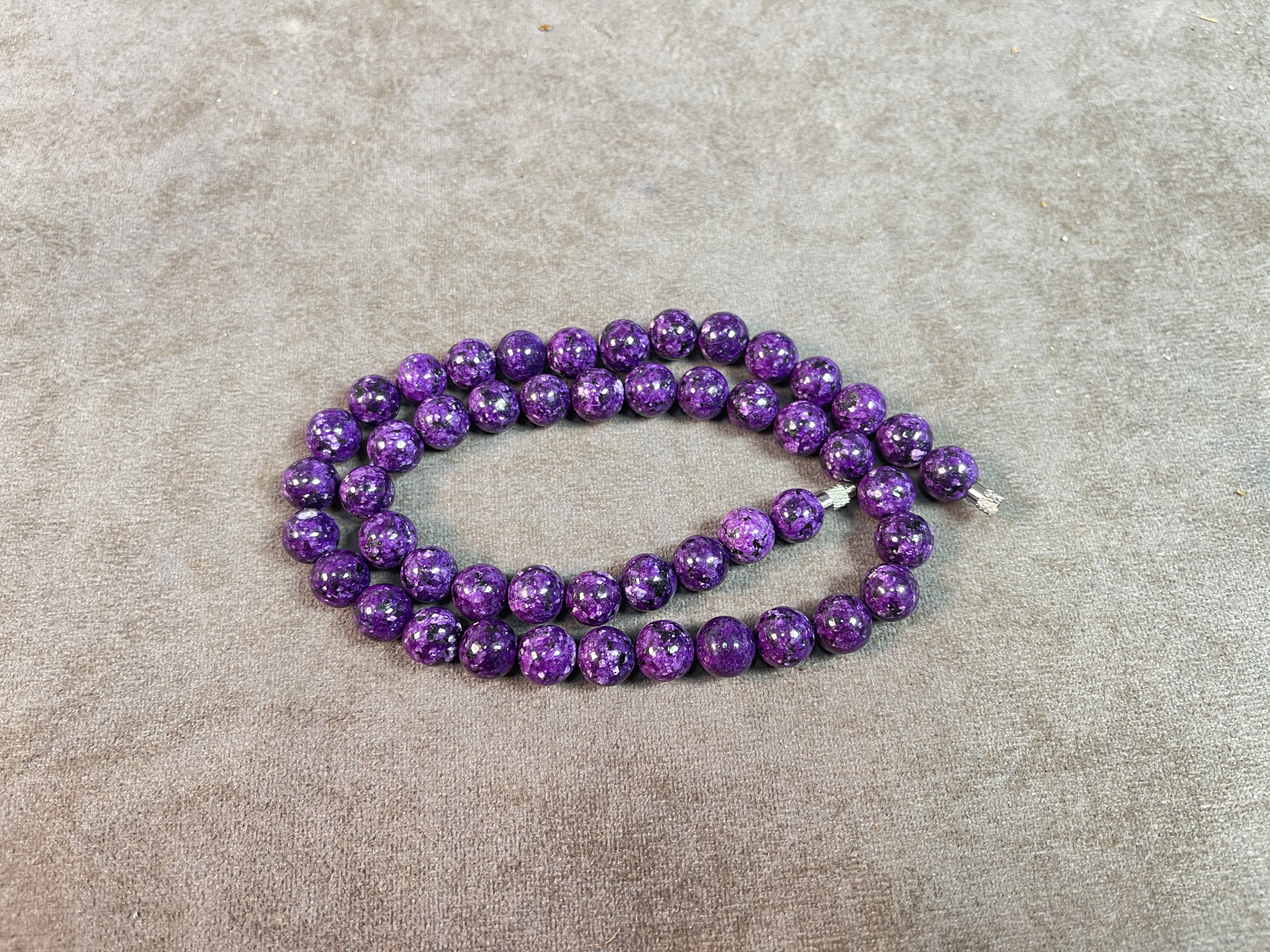 可塘工厂老料紫丝绒圆珠多样性发一个 LL029