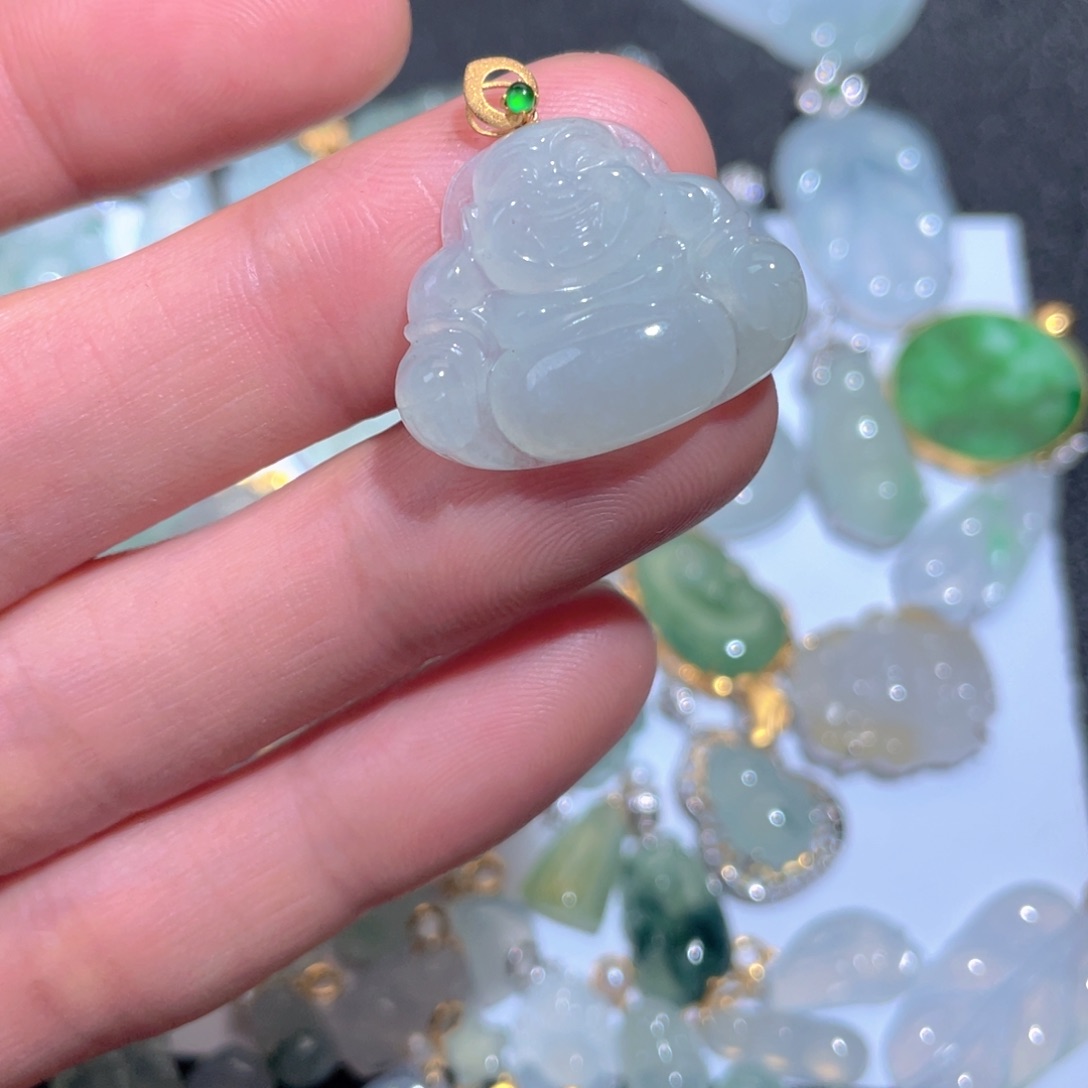 翡翠颈饰18K金镶嵌翡翠