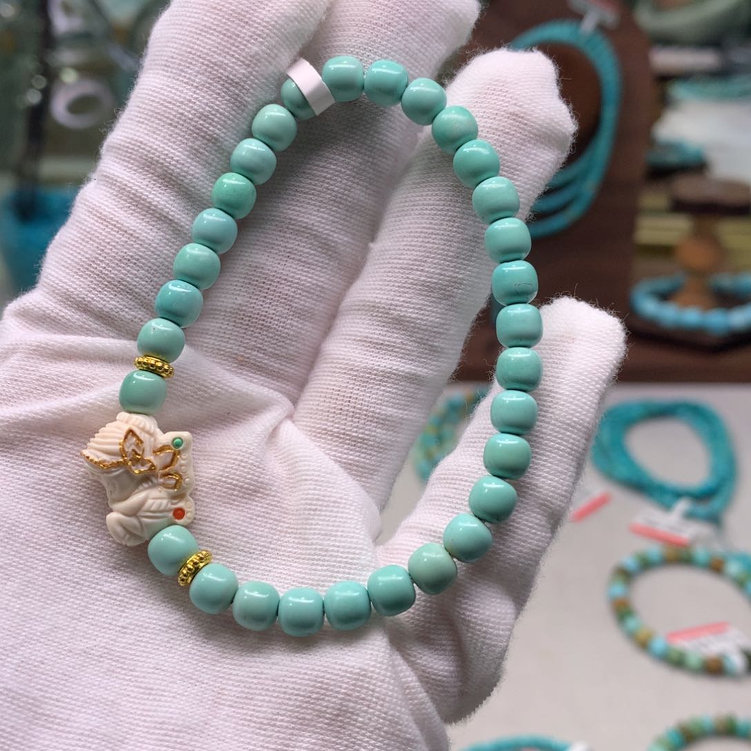 绿松石配饰未镶嵌