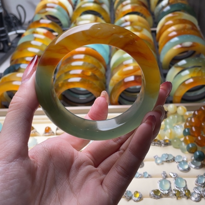 蛇纹石玉手镯未镶嵌56.5