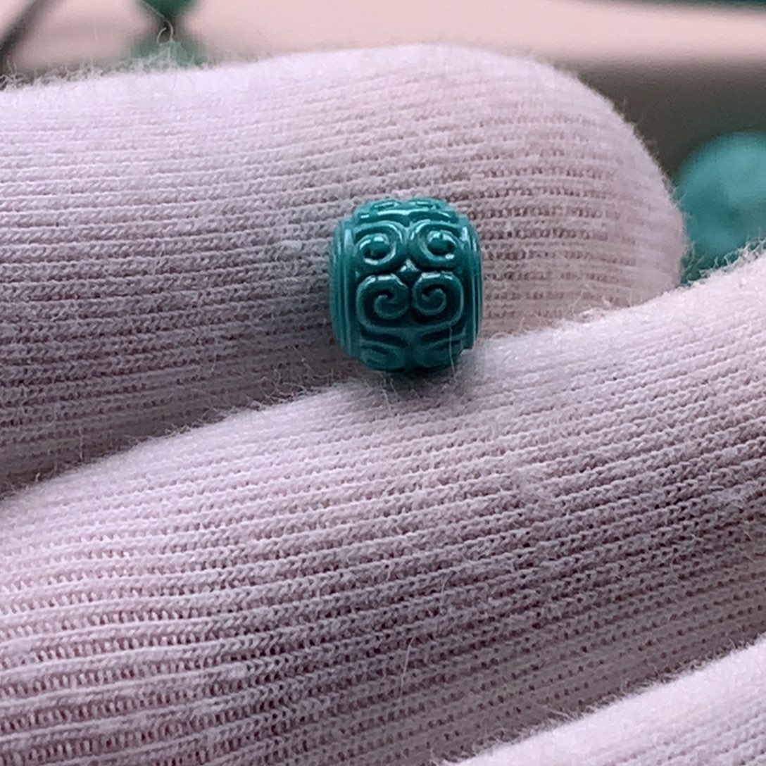 绿松石未镶嵌颈饰