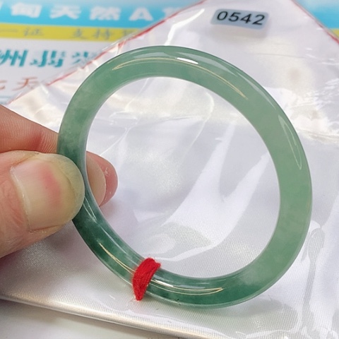 翡翠手镯（贵妃镯）未镶嵌0542号