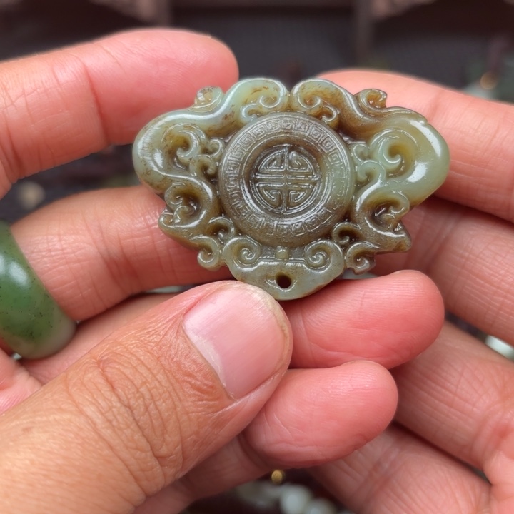 和田玉吊坠未镶嵌