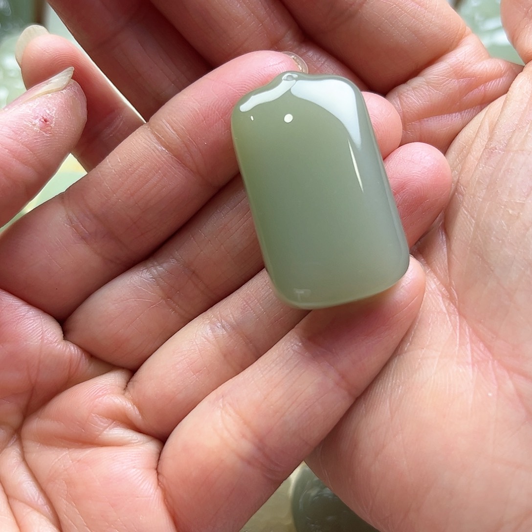 和田玉挂件未镶嵌