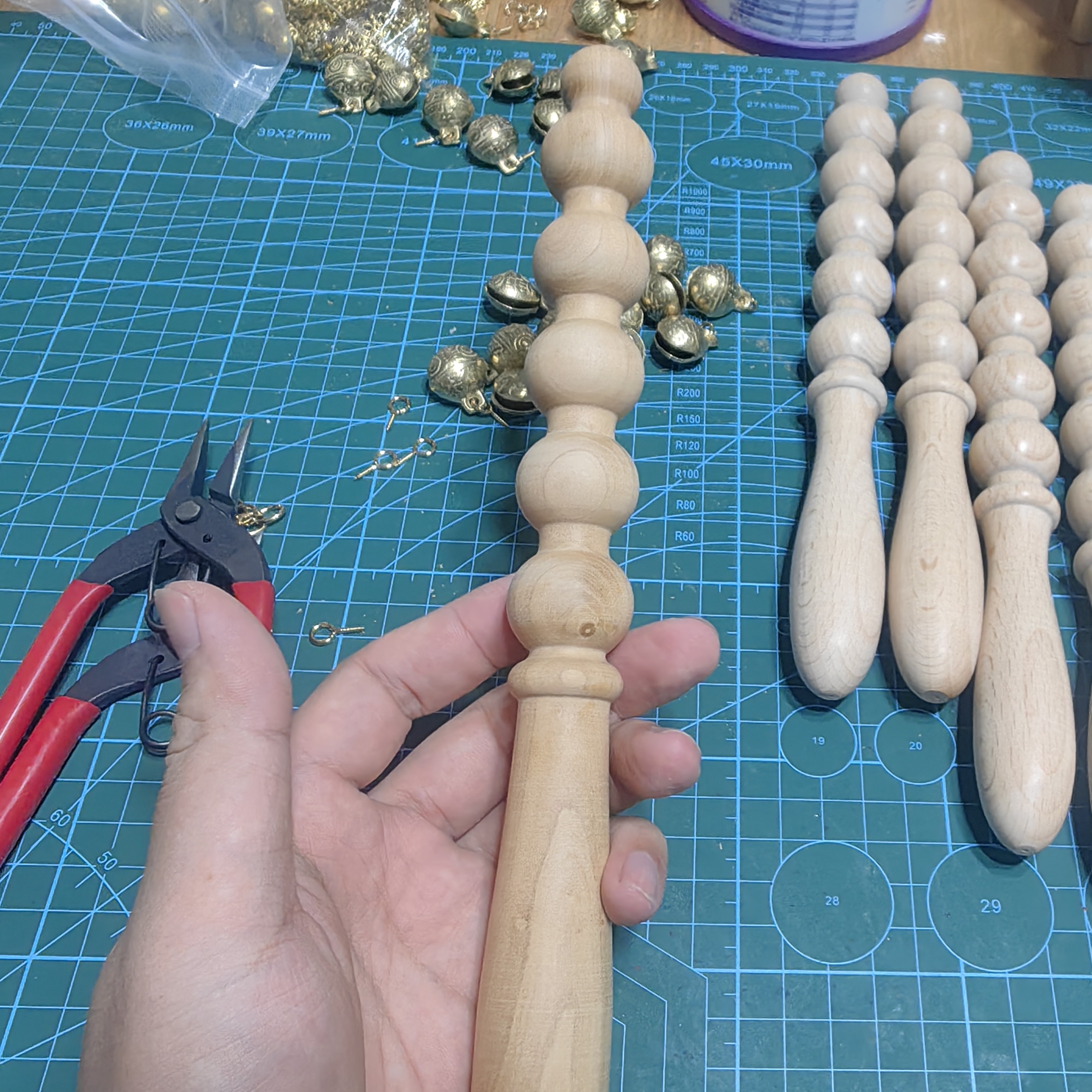 微瑕！哟爸原创糖葫芦哗啦棒 21铃摇铃音乐感知协调早教玩具