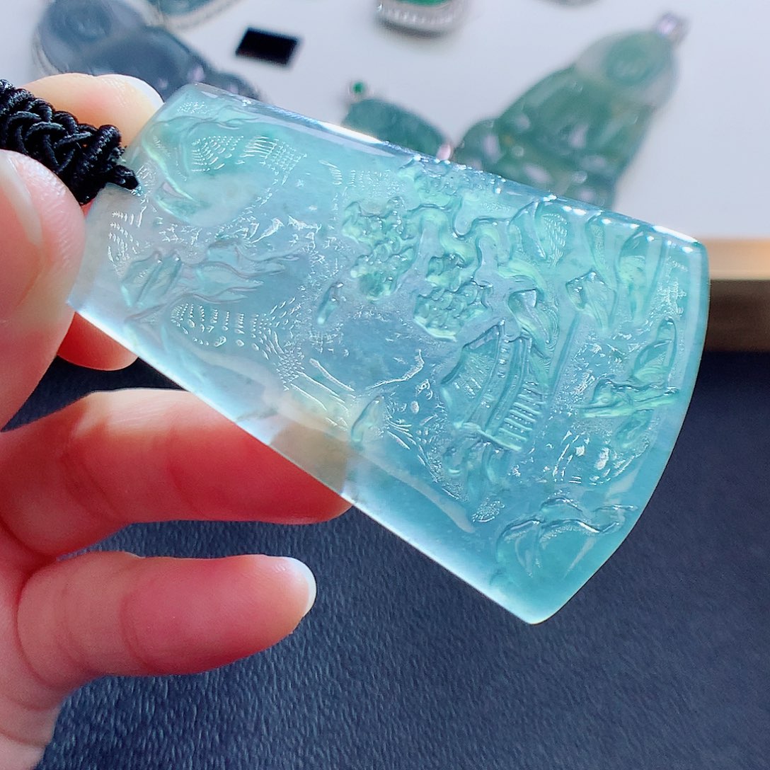 翡翠颈饰未镶嵌翡翠