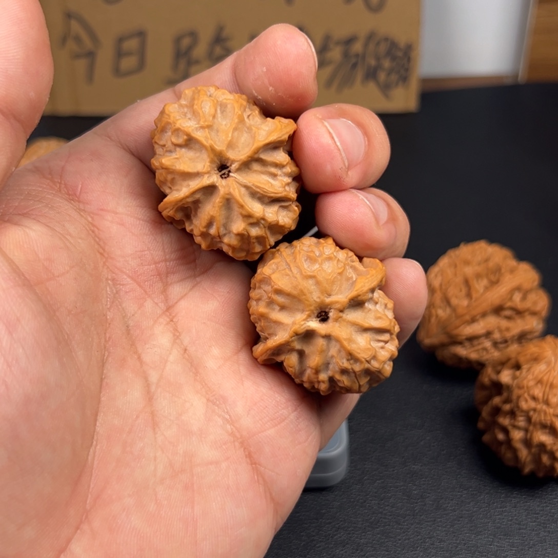 文玩核桃把件全品苹果园33