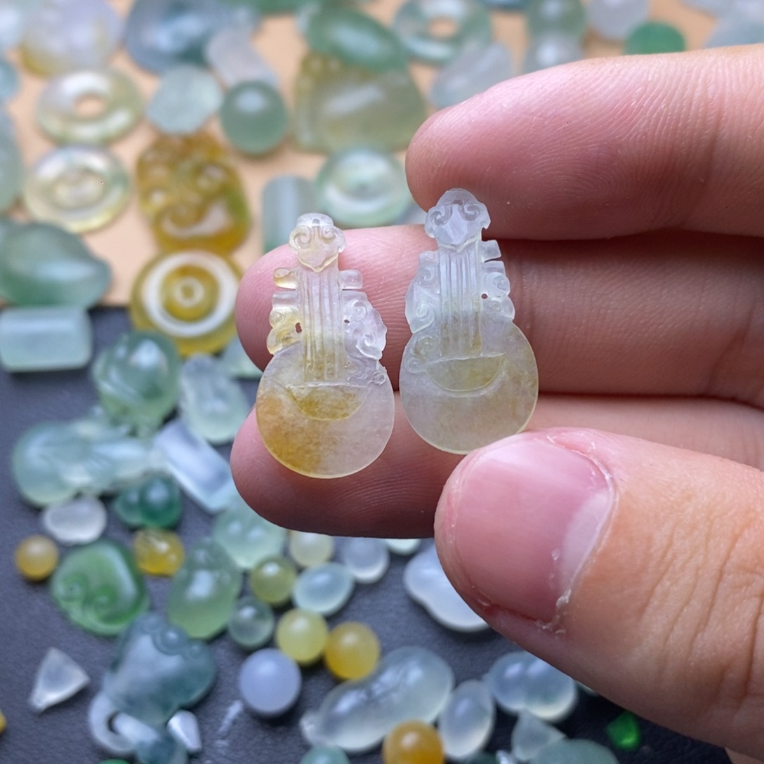 定制翡翠未镶嵌挂件