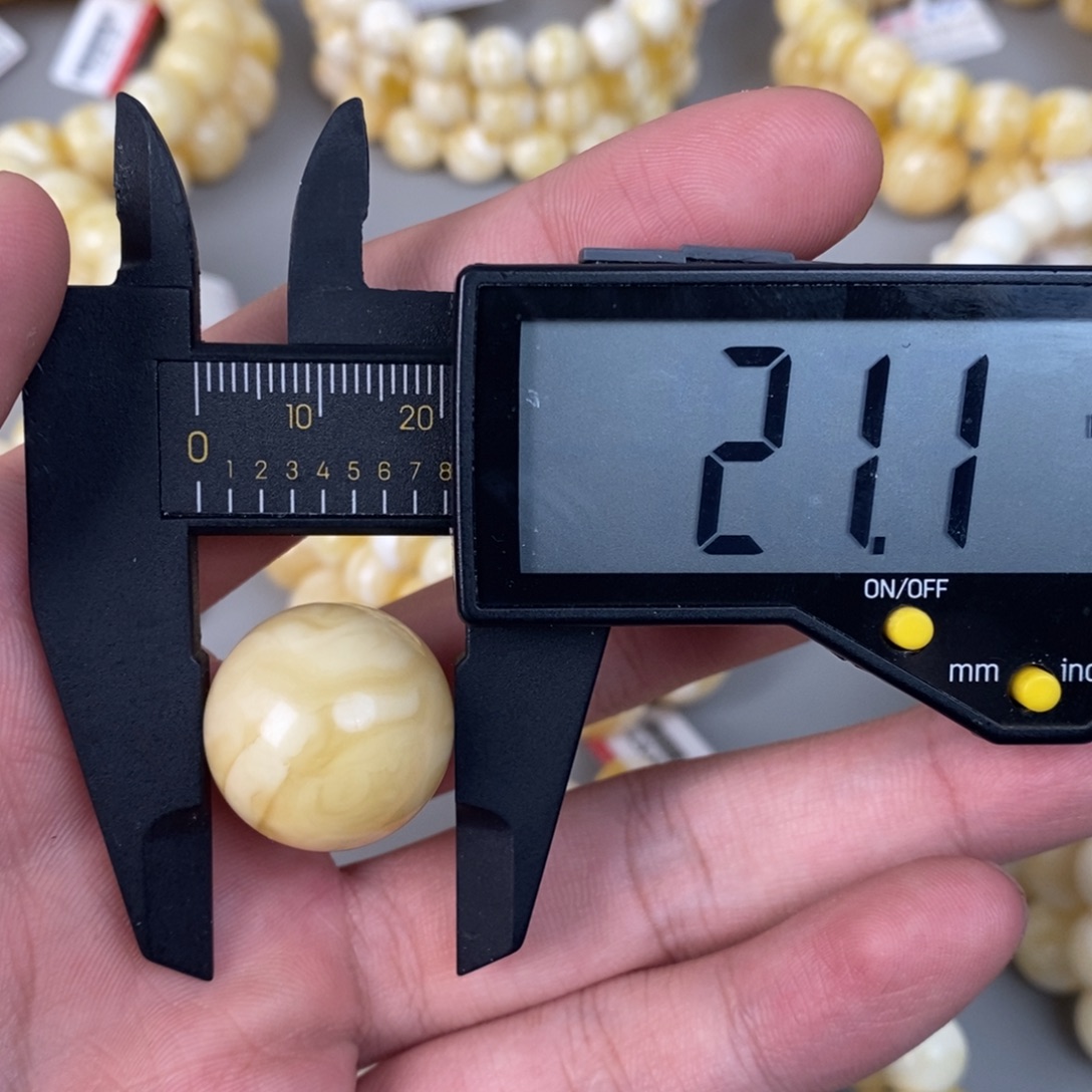 未镶嵌琥珀珠宝奇石