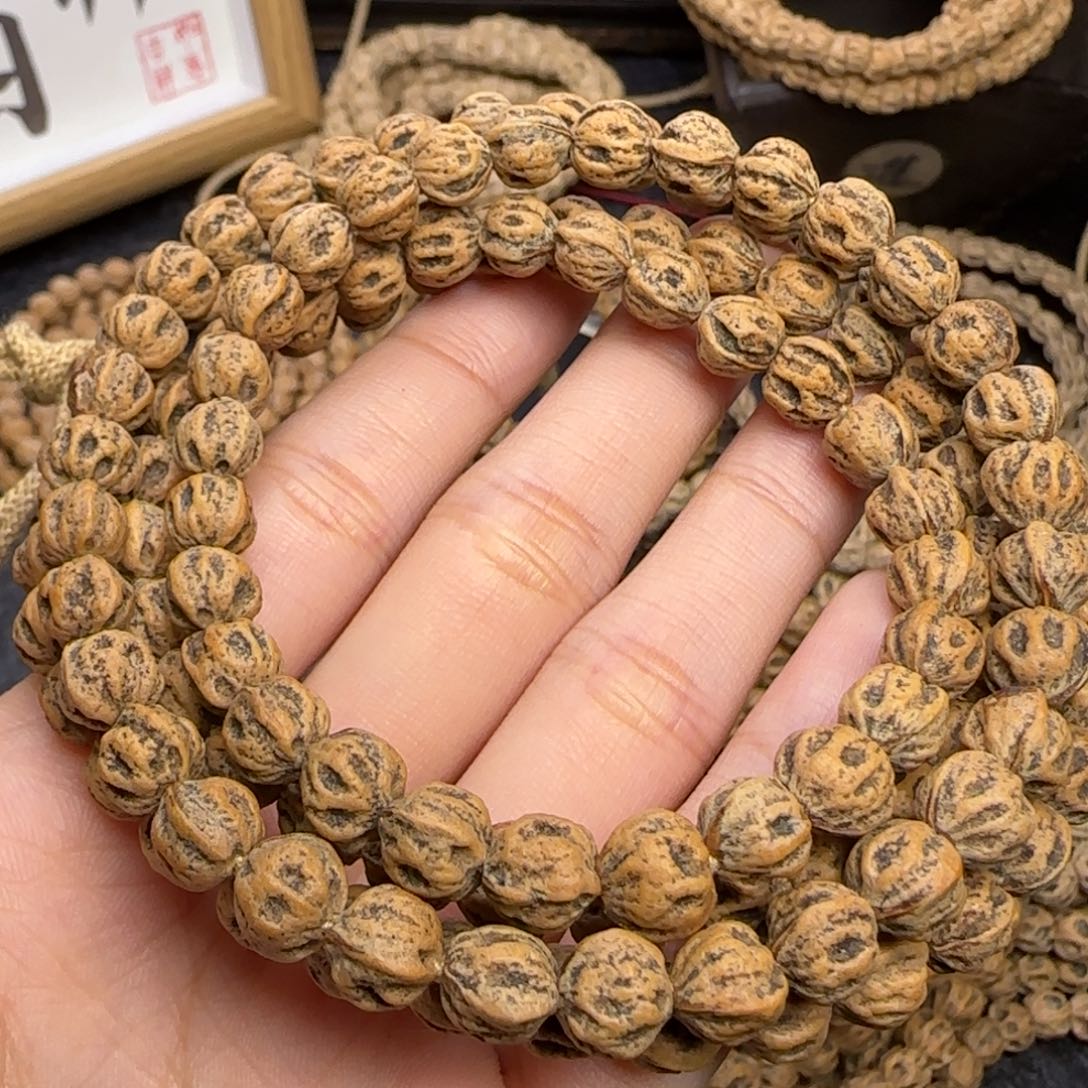 柏香籽/百香籽吊坠沅****屋