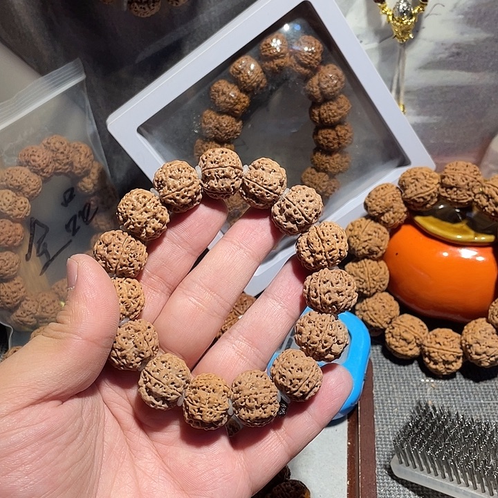 旧***颜金刚菩提吊坠梅花