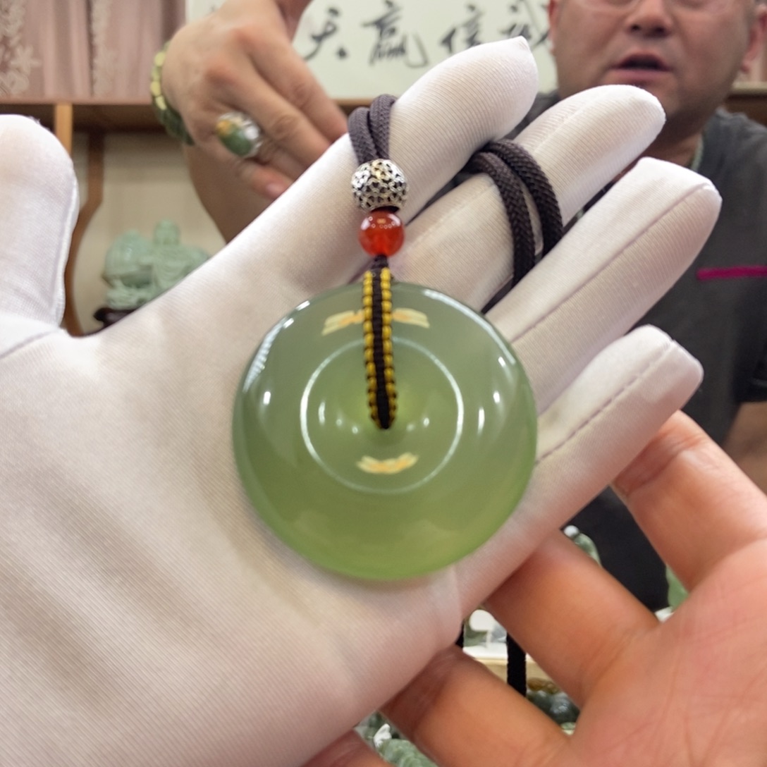 蛇纹石玉吊坠（多样性发一件）未镶嵌