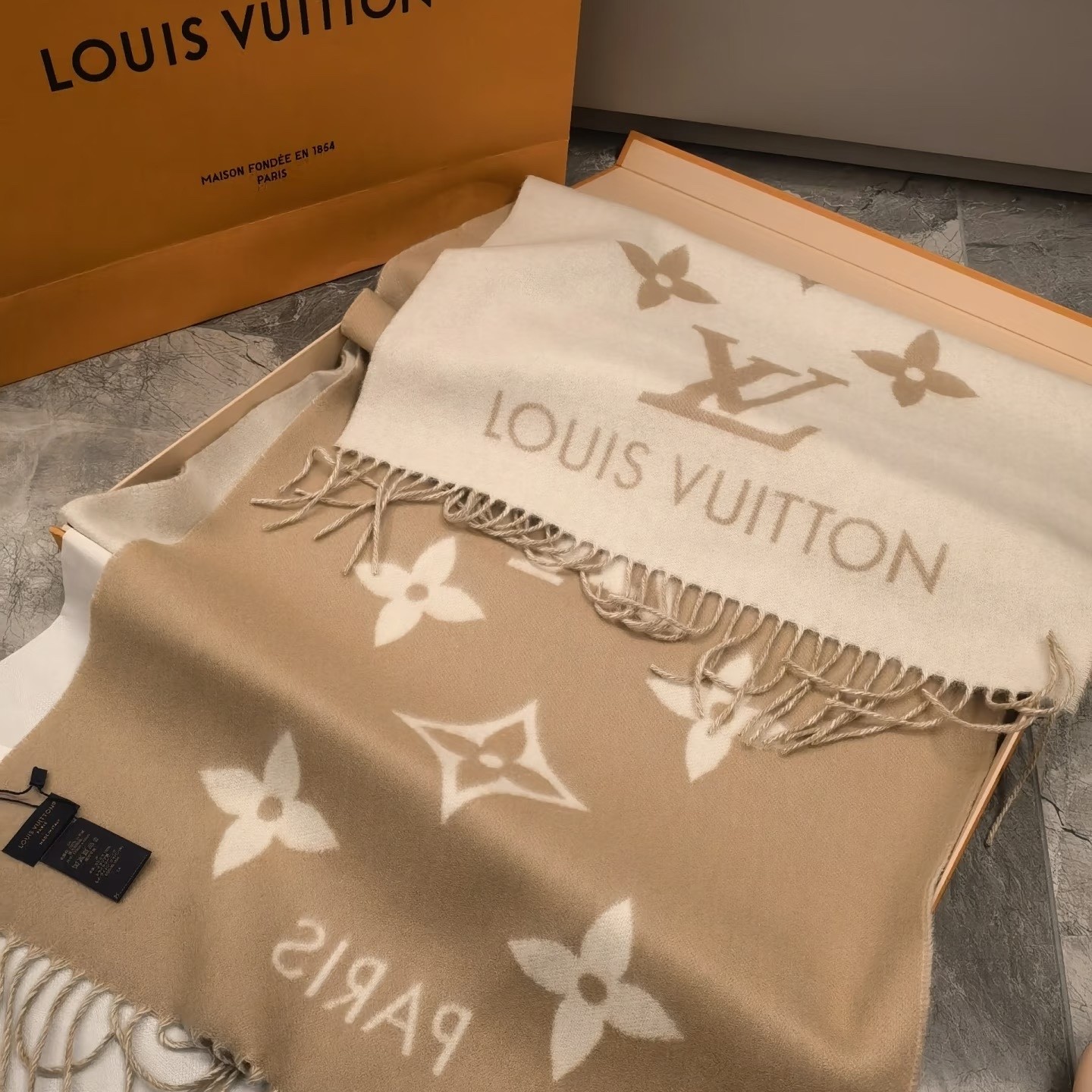 99新 LouisVuitton/路易威登 003012 羊绒围巾 闲置新带盒