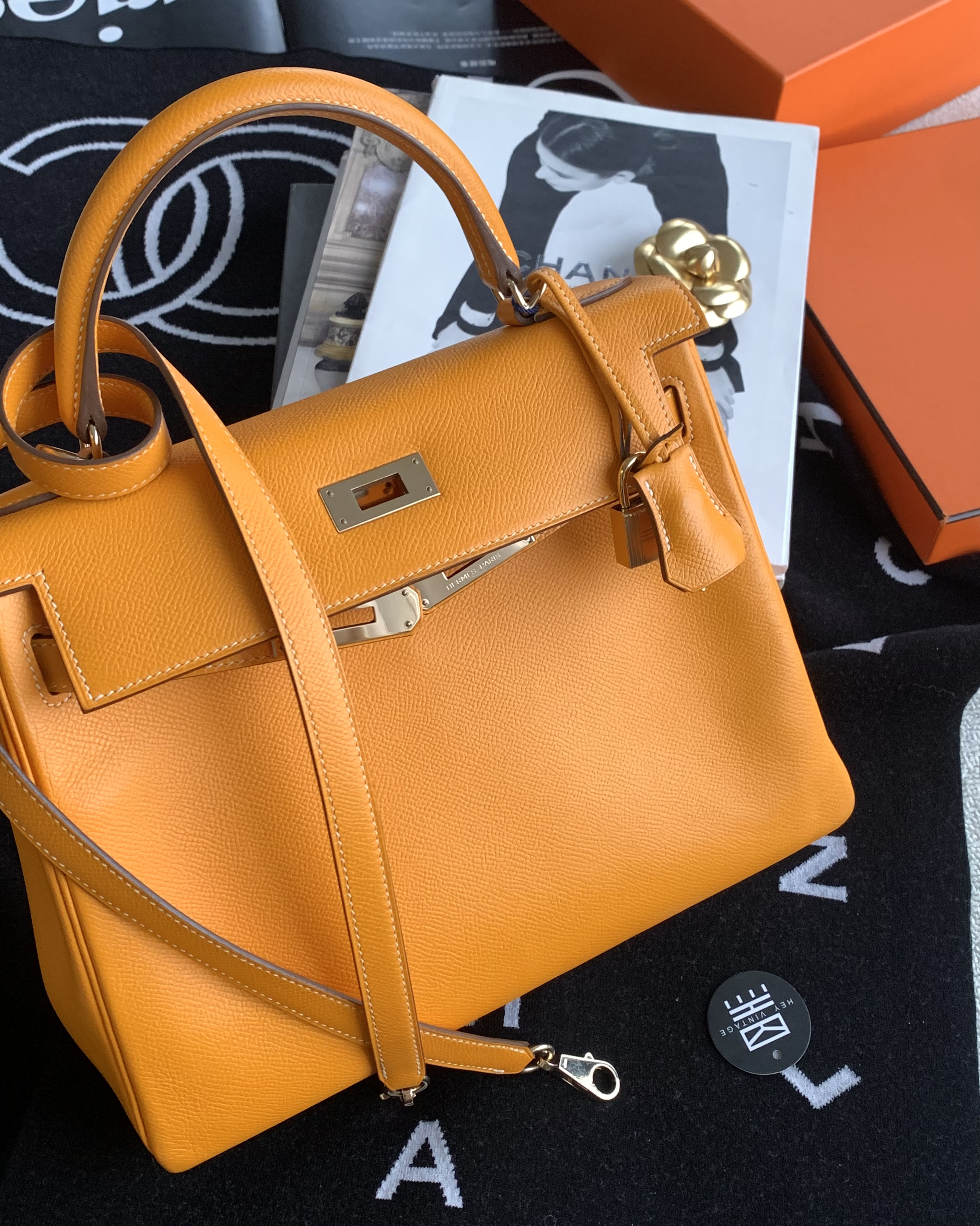 95新 Hermes/爱马仕 橘色金扣Kelly28手提包 17922406
